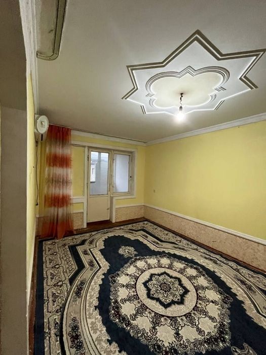 Микрорайонда  3 хонали квартира сотилади