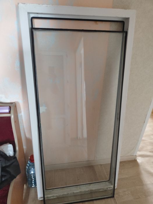 Продам окно с дверью выход на балкон