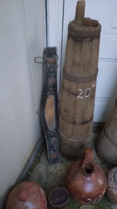 Продавам стари метални предмети , сечива