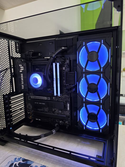 9850x3d, 32GB DDR5, 1TB SSD, X870E, 1000w, Vision Compact