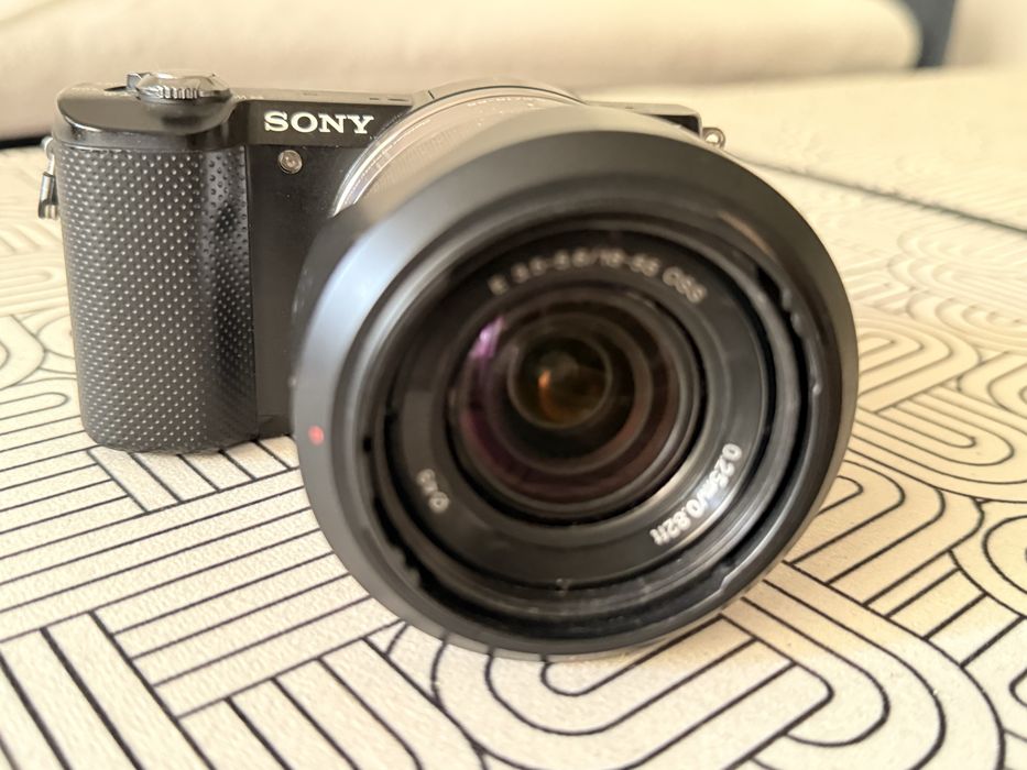 Kit Sony alpha 5000 si obiectiv sony e 18-55