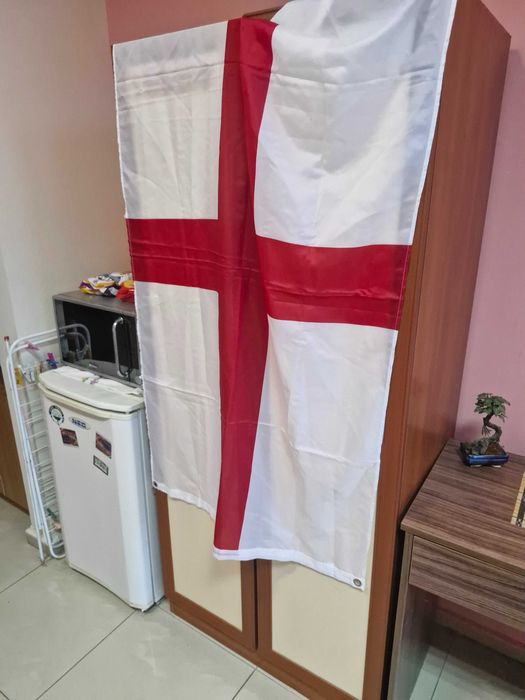 Продават се флаг Англия