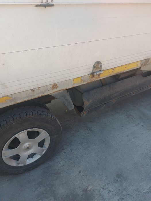 Кия бонго сотилади