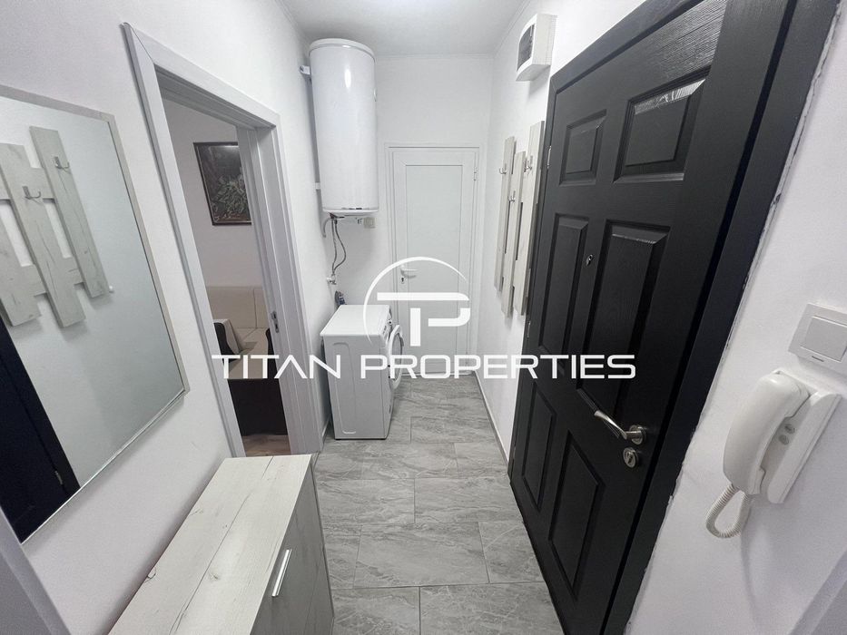 Дава се под наем Двустаен апартамент в Бургас, Център - 52 кв.м за 459 € - Снимка #2