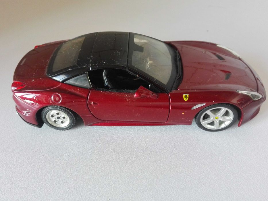 Метални колички М 1:24 .