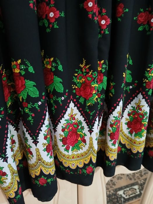 Rochie gipsi ,mărime universală nouă, foarte frumoasă!!!