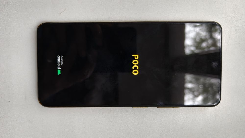 Продам телефон Poco M4
