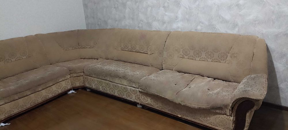 Мягкая мебель для зала