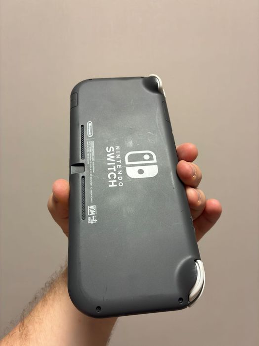 Nintendo Switch Lite, без торга