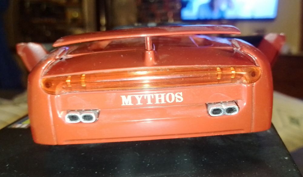 Ferrari Mythos мащаб 1/18