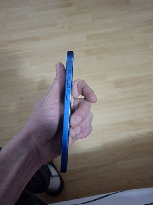 Iphon 12 64 baterie 80%