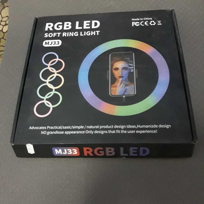 Colorama LLCO191 ChromaBlue фото фон хартия 2.72м x 8.40м – като нова + LED осветление и RGB рингово Описание