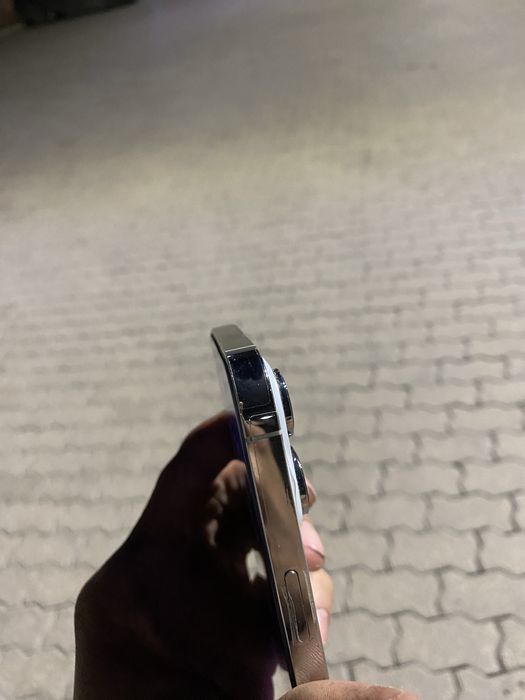 Продается iPhone 14 Pro 256 ГБ.