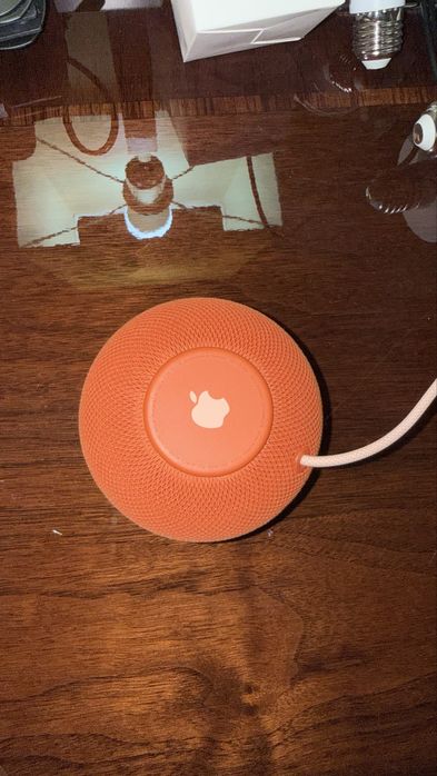 Умная колонка Apple