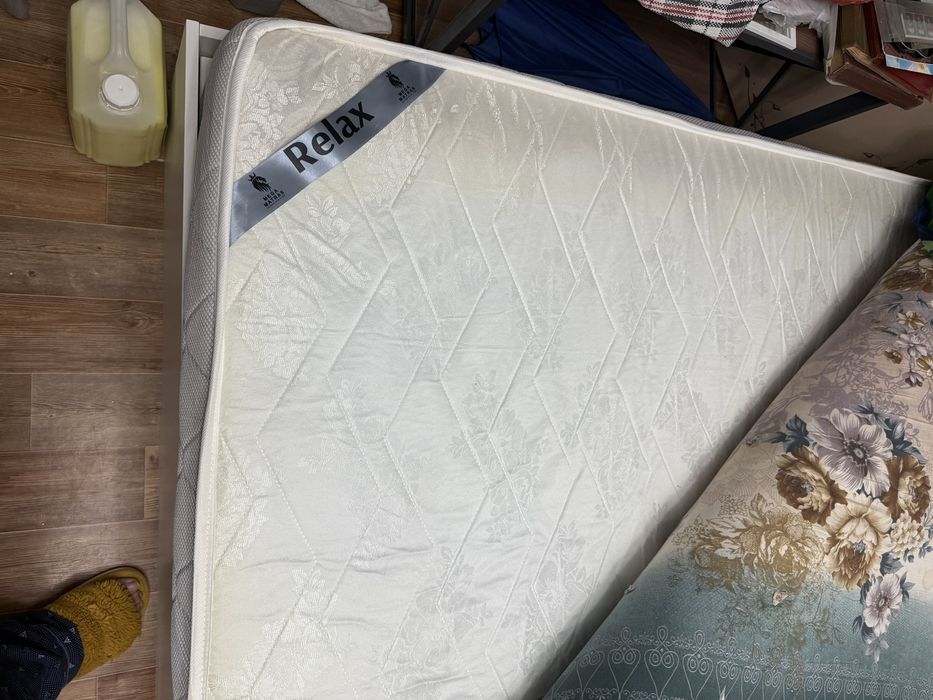 Продам двухспальную кровать