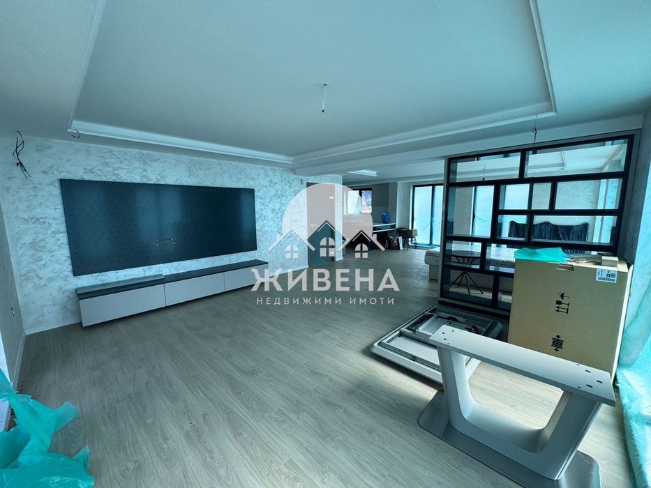 Нова къща в гр.Провадия, РЗП: 240 кв.м, двор - 600 кв.м