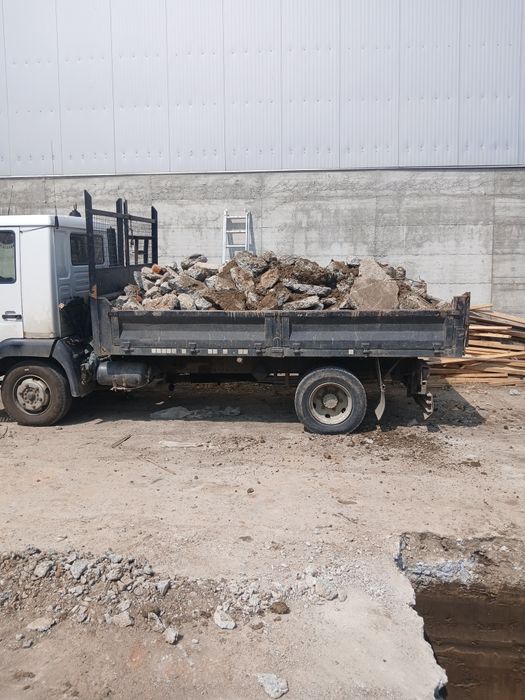 Execut lucrari de demolari case  fundatii de gard anexe grajduri