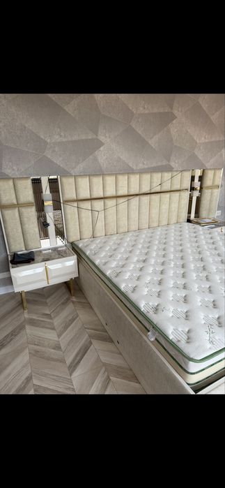 Спальный гарнитур