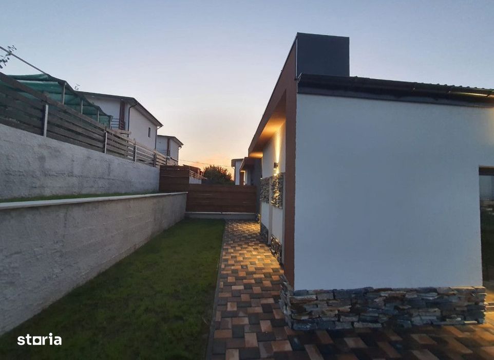 Apartament tip duplex,80mp+30mp teren+2 parcari-Valea AdancaCod:154680