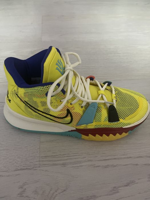 Nike Kyrie 7 yellow