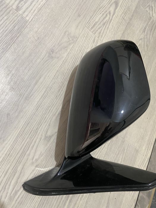 Зеркало заднего вида