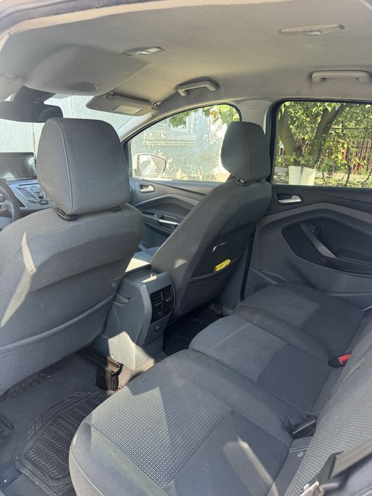 Masina Ford C-Max