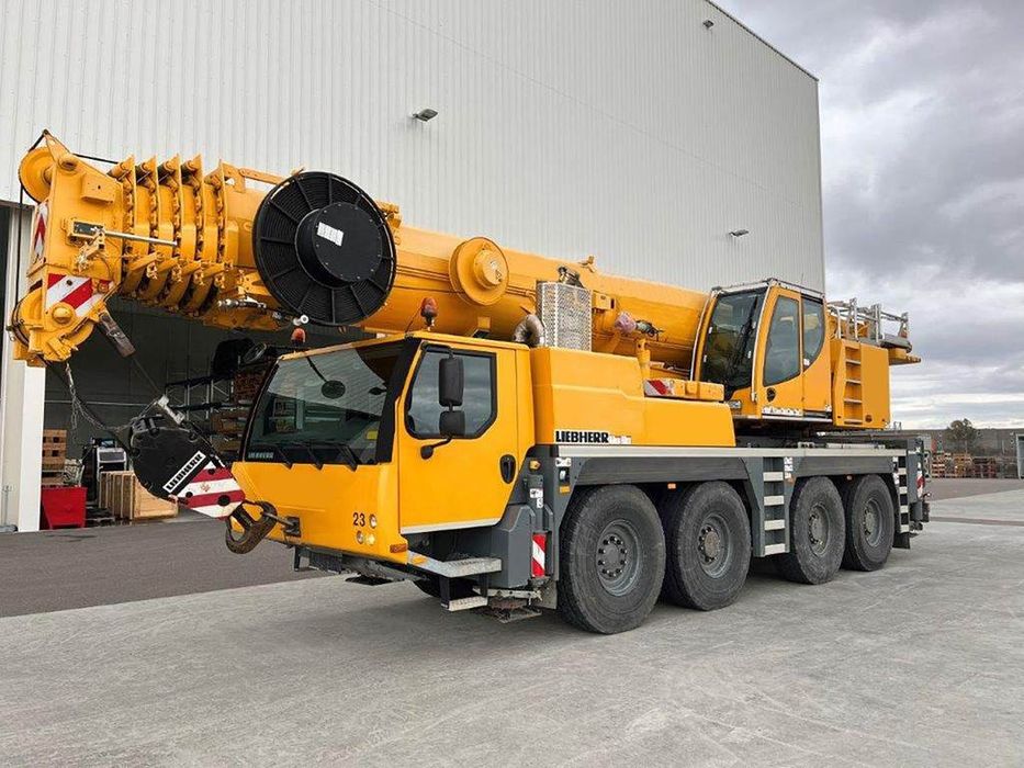 Продается макет модель крана Liebherr LTM  1090- 4.2