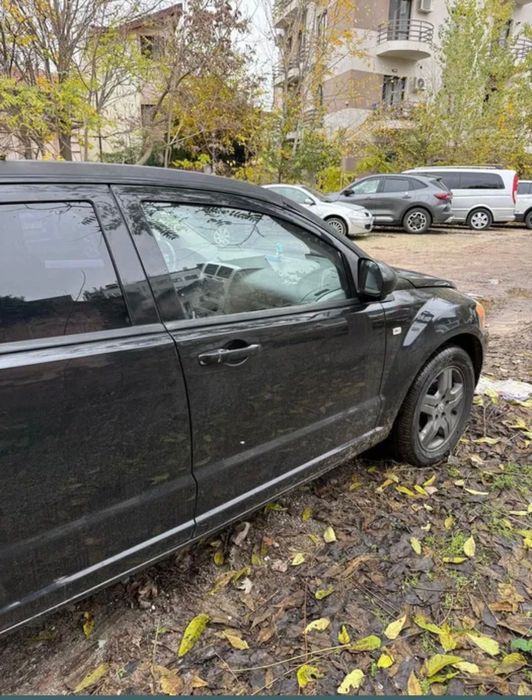 Vând dodge caliber