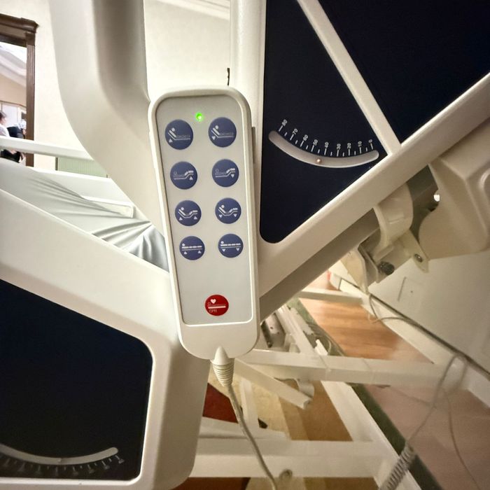 Кровать медицинская