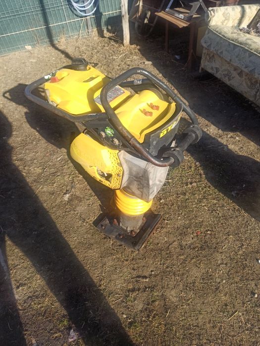 Închiriez mai compactor