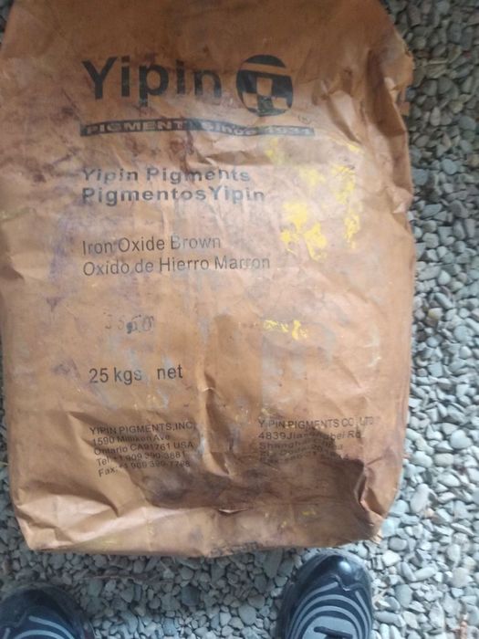 Брусчатки и плстификаторы и химикаты и пигменты и оксид железа