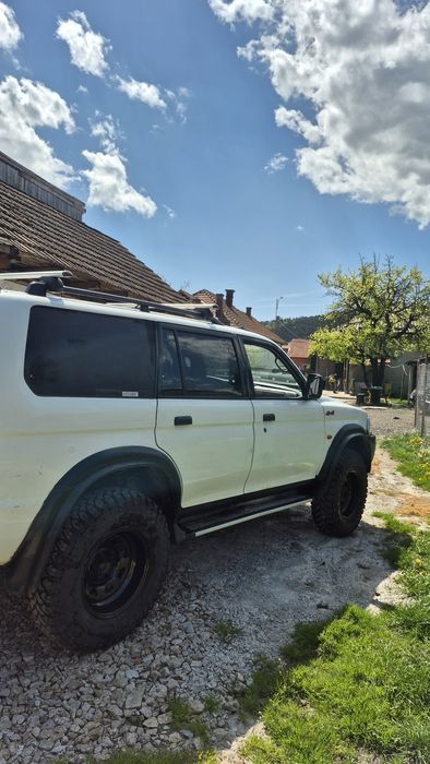 Mitsubishi pajero sport 2.5