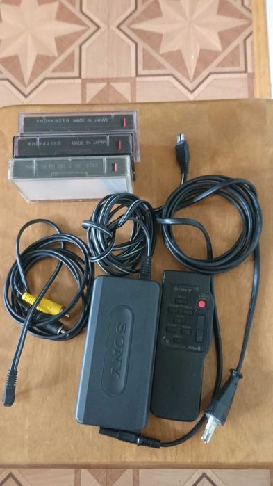 Продам хорошую видеокамеру SONY CCD-TRV49E