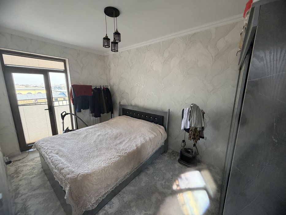 4 - мавзе йул буйидаги янги дом. 5 етаж 3 хона