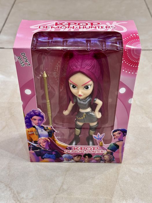 K pop demon hunters фигурки/Кей поп ловци на демони фигури