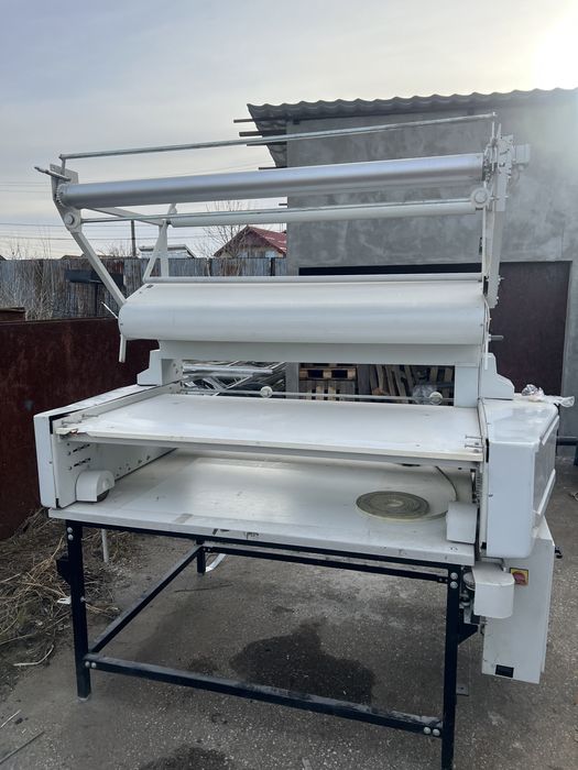 Utilaj pentru ateliere de spanuit si derulat stofa