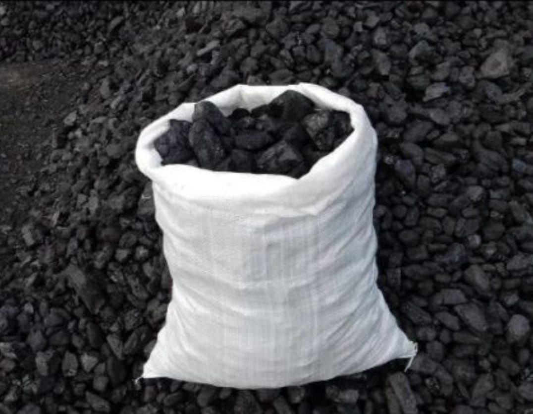 Мешки 200 кг. Уголь ДПК мешок 25. Уголь в мешках 30 кг. Уголь марки ако (фр.50-100мм). Уголь в мешках 25 кг.