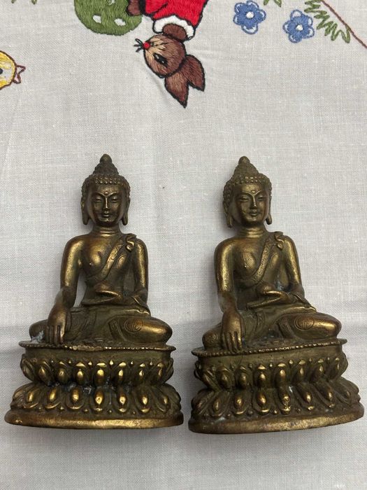 Set două figurine Buddha Sakyamuni/bronz masiv/h=9cm/535g ambele.