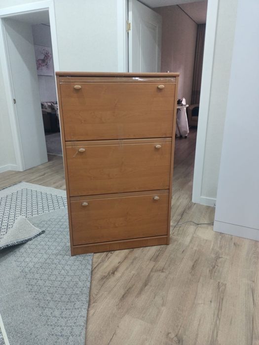 Продам обувницу