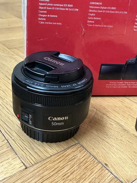 Фотоапарат Canon EOS 800D + 3 обектива, батерия, зарядно и аксесоари