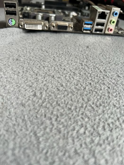 Placa de baza AsRock H81M-Dg4