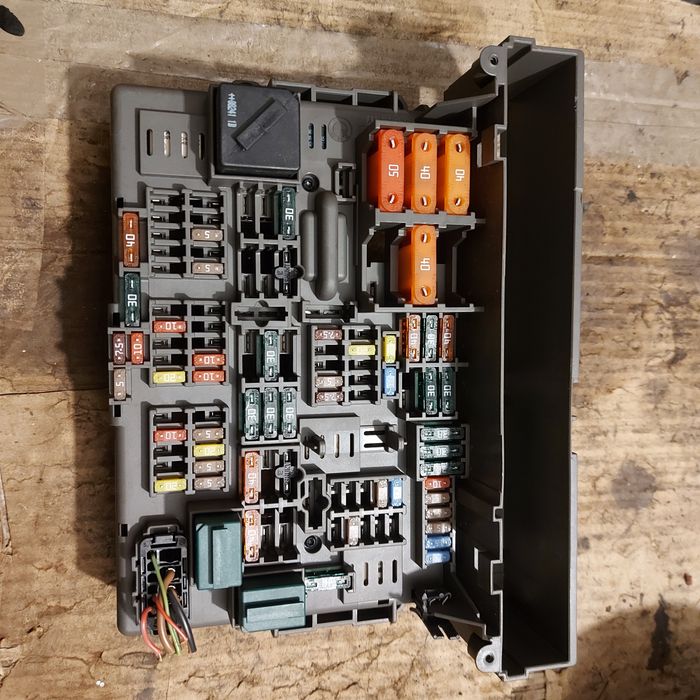 Бушонно табло БМВ Е81 Е87 Е90 Е91 / BMW e81 e87 e90 e91