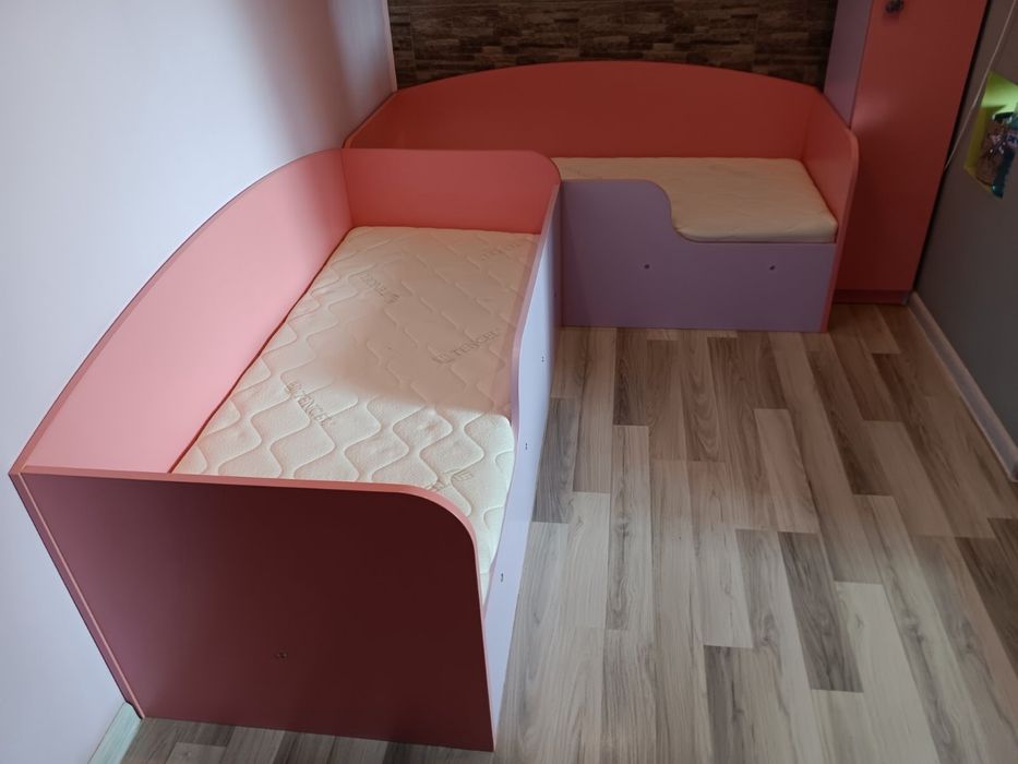 Детски легла с матраци + гардероб