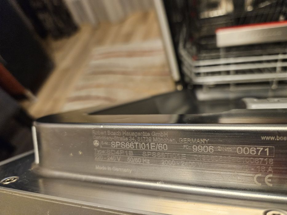 Masina de spalt vase Bosch seria 6