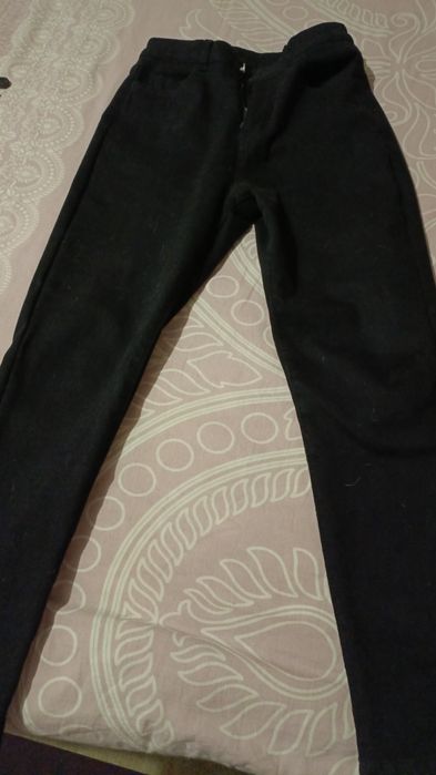 Продам джинсы две пары