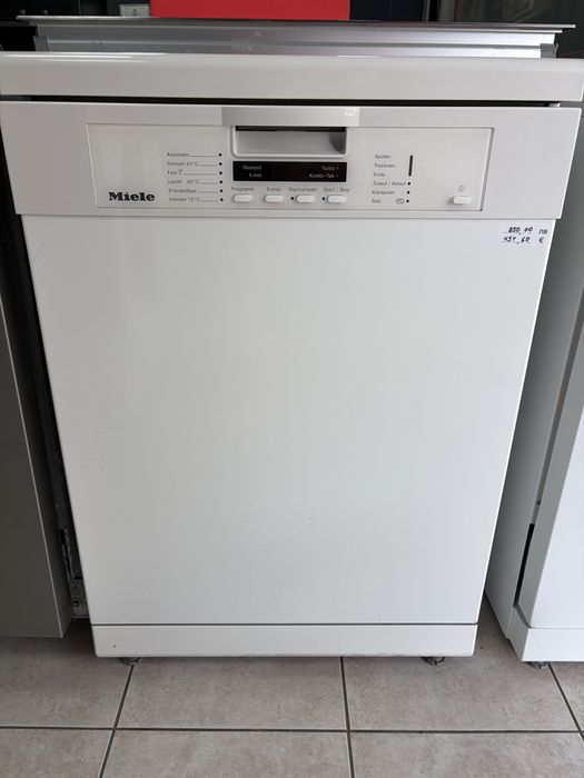 Miele G1222 SC свободностояща съдомиялна машина за 13 коплекта. Произведена в Германия/24 мес гаранция