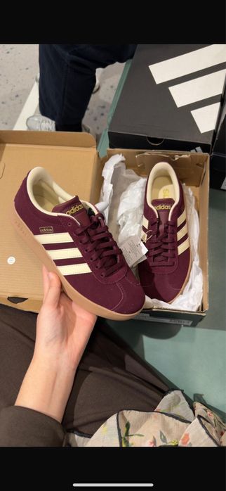 Кроссовки Adidas