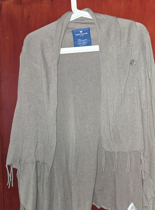 Наметки Том Тейлър, Луиза, рокли Djofra