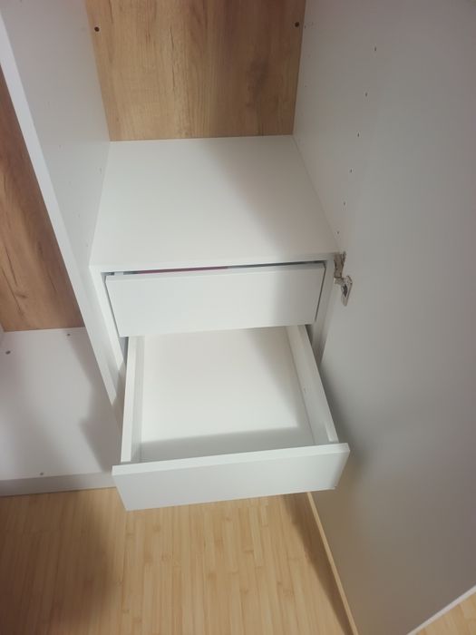 Dulap alb Jysk cu 3 usi si sertare