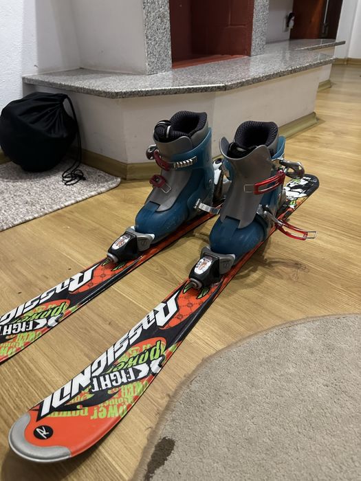 Skiuri + clapari marimea 32